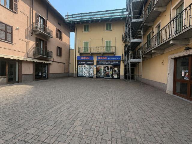 Locale Commerciale in affitto a Cellio con Breia, Piemonte