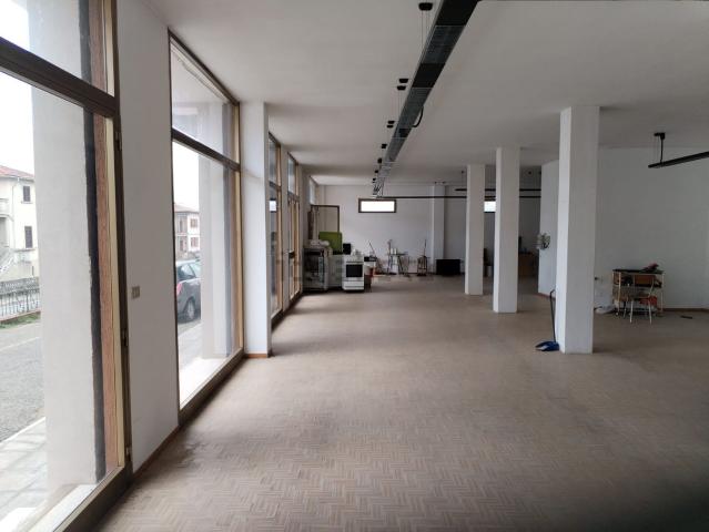 Locale Commerciale in affitto a Cospaia, San Giustino