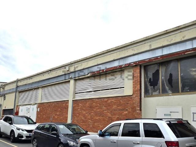 Locale Commerciale in affitto a Sant'Avendrace-Santa Gilla, Cagliari