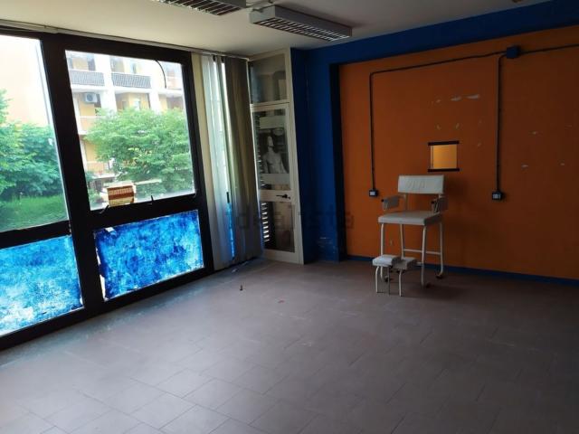 Locale Commerciale in affitto a Santo Spirito, Lanciano