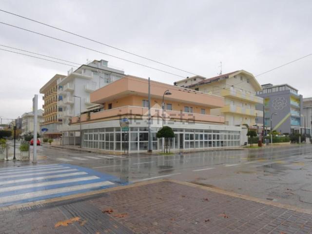 Locale Commerciale in affitto a Alba, Riccione