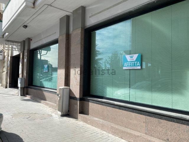 Locale Commerciale in affitto a Campobasso, Molise