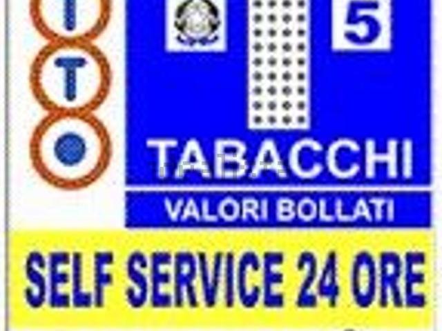Locale Commerciale in affitto a Verona, Veronetta