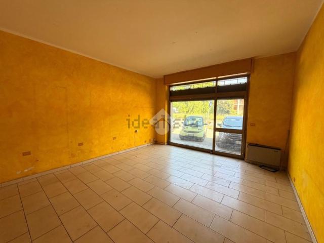 Locale Commerciale in affitto a Piemonte, Cuneo