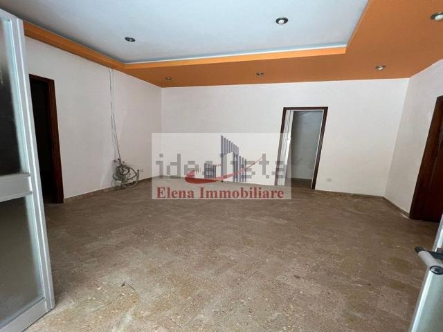 Locale Commerciale in affitto a Alcamo, Sicilia