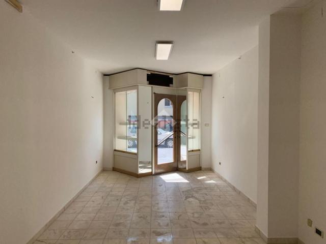 Locale Commerciale in affitto a Livorno