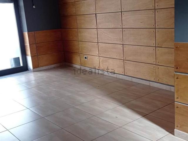Locale Commerciale in affitto a Puglia, Taranto