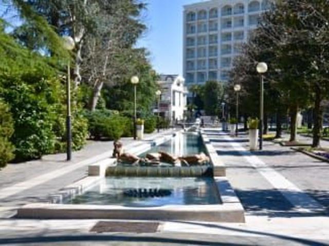 Locale Commerciale in affitto a Monterosso, Abano Terme Bagni