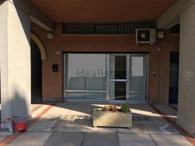 Locale Commerciale in affitto a Ponte San Giovanni, Cenerente
