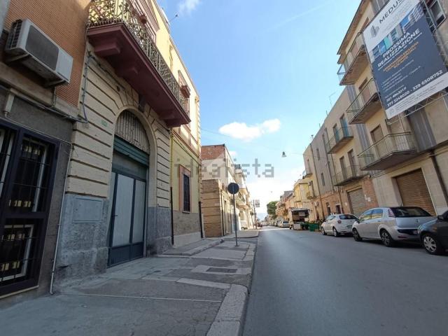 Locale Commerciale in affitto a Puglia, Foggia