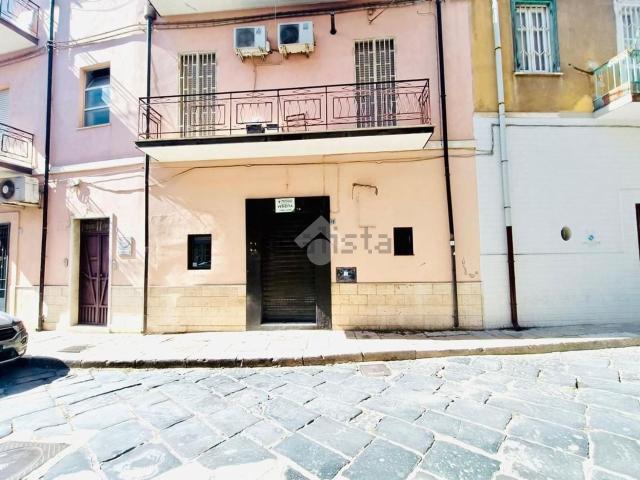 Locale Commerciale in affitto a Puglia, Foggia