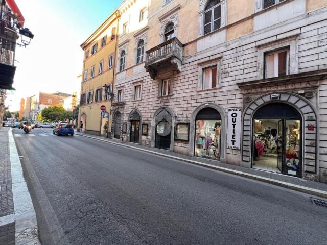 Locale Commerciale in affitto a Roma Capitale, Lazio