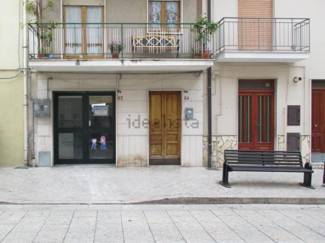 Locale Commerciale in affitto a Pietrelcina, Campania