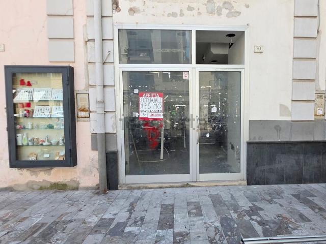 Locale Commerciale in affitto a Centro Storico, Caserta