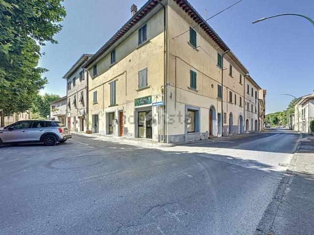 Locale Commerciale in affitto a Ponsacco, Toscana