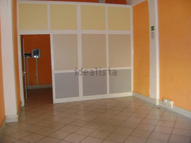 Locale Commerciale in affitto a Livorno, Toscana
