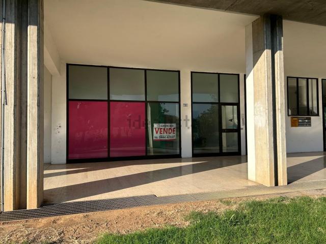 Locale Commerciale in affitto a Alte Ceccato, Montecchio Maggiore
