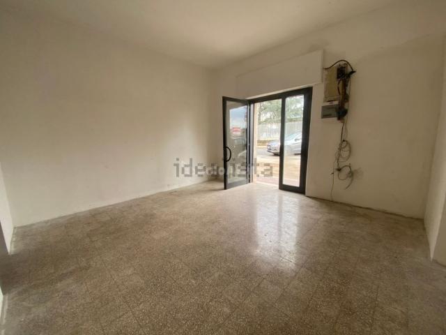 Locale Commerciale in affitto a Borgo Piave, Latina