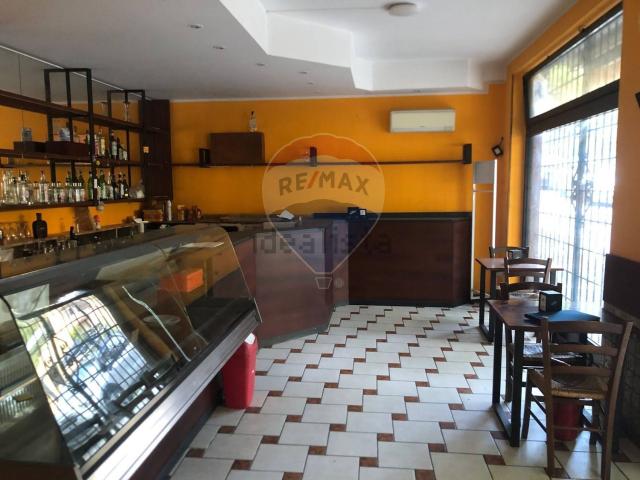 Locale Commerciale in affitto a Santa Lucia, Cenerente