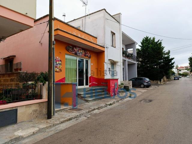 Locale Commerciale in affitto a Puglia, Lecce
