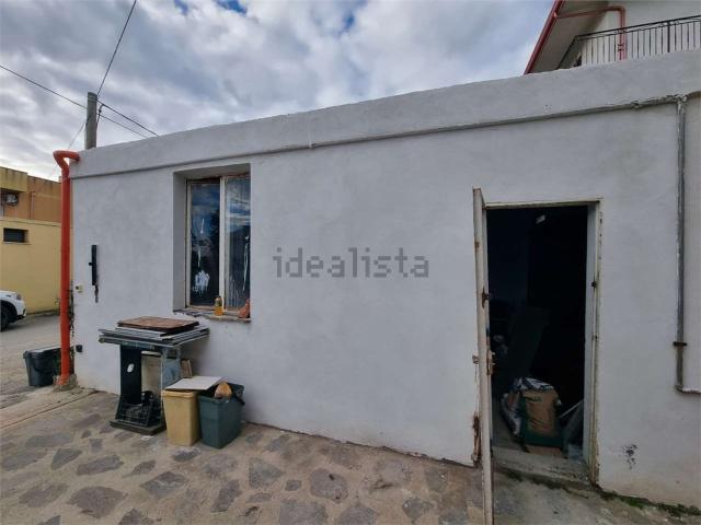 Locale Commerciale in affitto a Calabria, Catanzaro