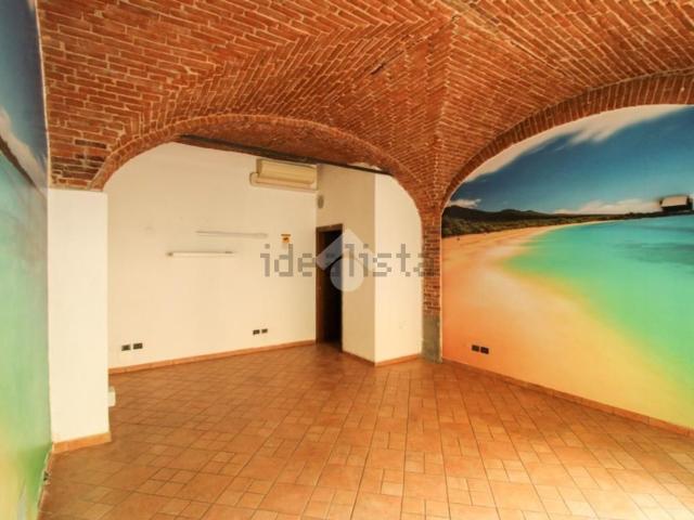 Locale Commerciale in affitto a Loreto, Bergamo