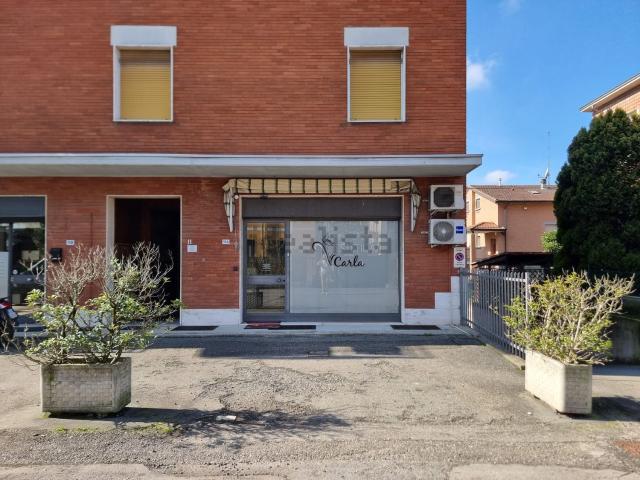 Locale Commerciale in affitto a Cinghio, Sorbolo