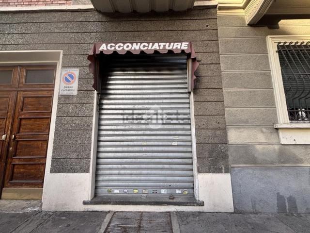 Locale Commerciale in affitto a Circoscrizione 5, Piemonte