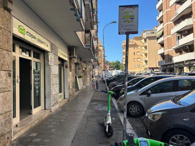 Locale Commerciale in affitto a Municipio Roma VII, Roma Capitale