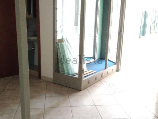 Locale Commerciale in affitto a Mugnano Di Napoli, Campania
