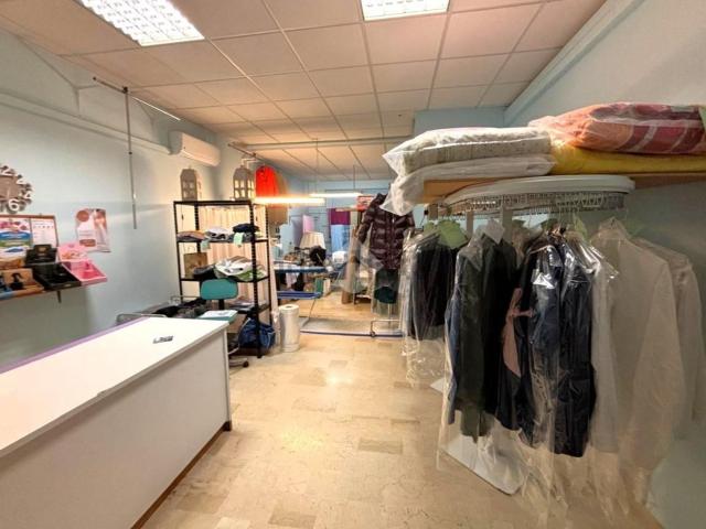 Locale Commerciale in affitto a Ponzano Veneto, Zanella