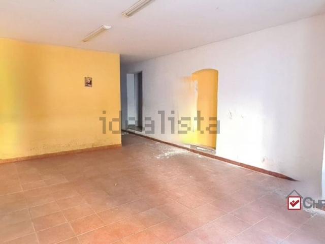Locale Commerciale in affitto a I Circoscrizione, Messina