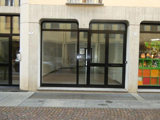 Locale Commerciale in affitto a Piemonte, Cuneo