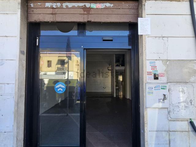 Locale Commerciale in affitto a Municipio Roma VI, Roma Capitale