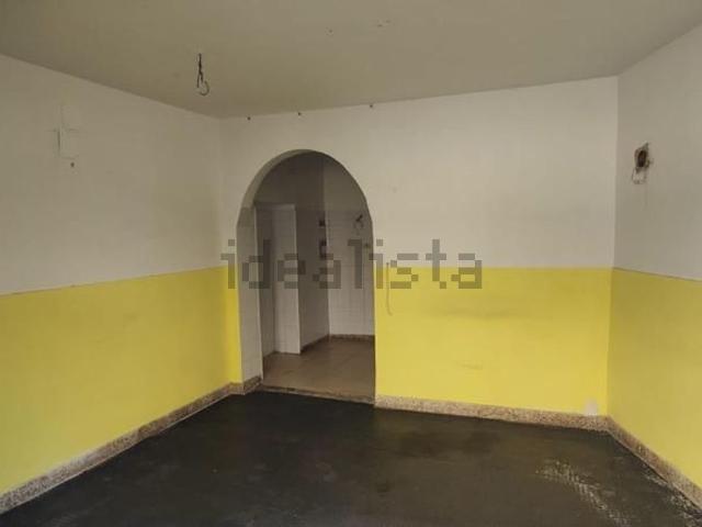 Locale Commerciale in affitto a III Circoscrizione, Messina