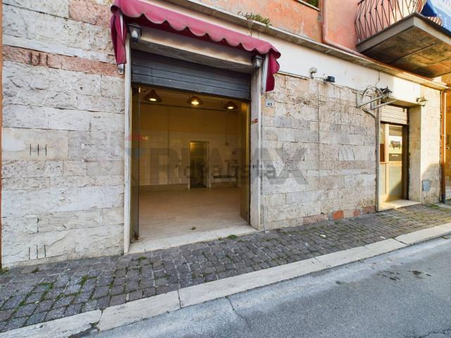 Locale Commerciale in affitto a Roma Capitale, Lazio