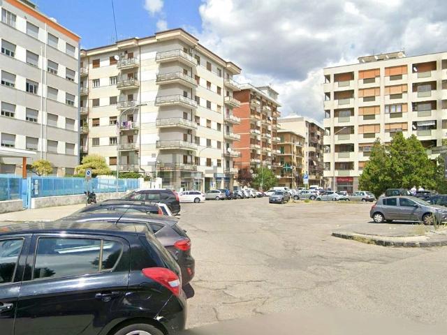 Locale Commerciale in affitto a Città 2000, Calabria