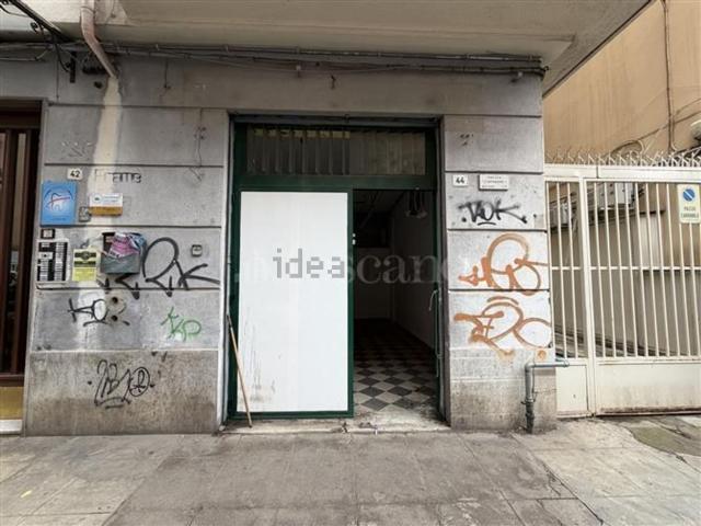 Locale Commerciale in affitto a V Circoscrizione, Palermo
