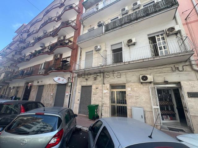 Locale Commerciale in affitto a Puglia, Taranto
