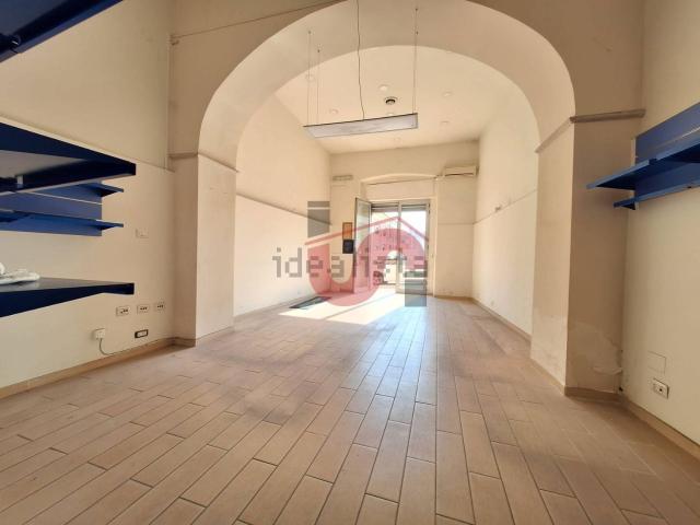 Locale Commerciale in affitto a Porta Rufina, Benevento