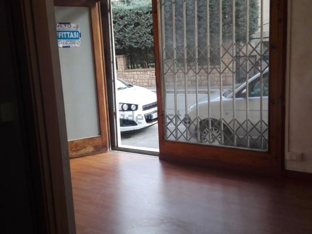 Locale Commerciale in affitto a Campobasso, Molise
