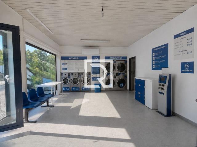 Locale Commerciale in affitto a Vicoli, Ravenna