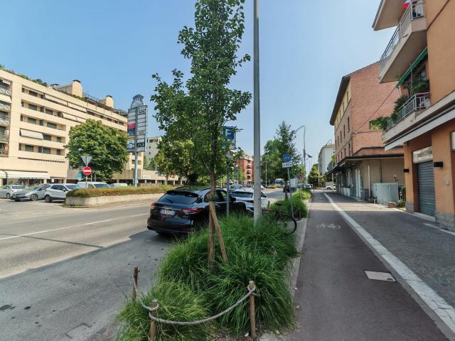 Locale Commerciale in affitto a Unione Reno Galliera, Castel Maggiore