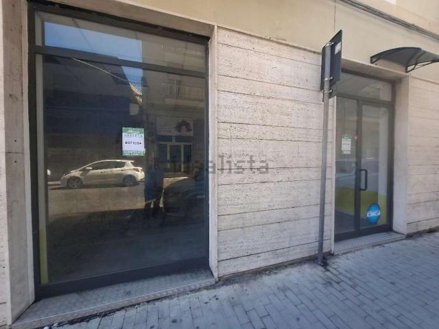 Locale Commerciale in affitto a Santa Maria la Scala, Acireale