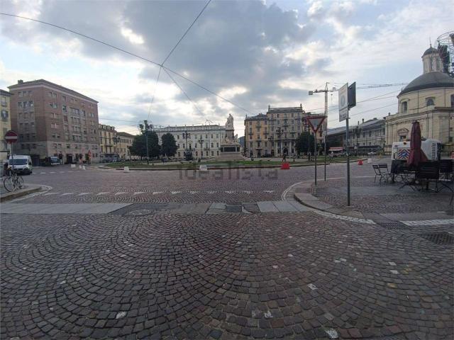 Locale Commerciale in affitto a Circoscrizione 1, Piemonte