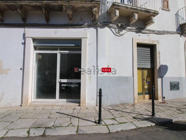 Locale Commerciale in affitto a Puglia, Taranto