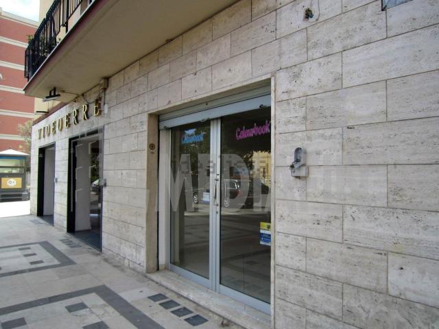 Locale Commerciale in affitto a Corigliano-Rossano, Calabria