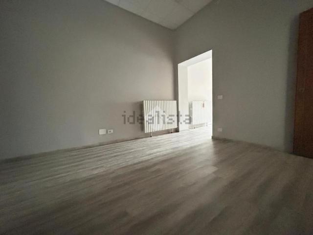 Locale Commerciale in affitto a Piemonte, Alessandria