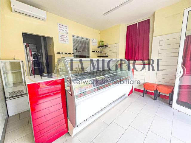 Locale Commerciale in affitto a Casermette, Pistoia