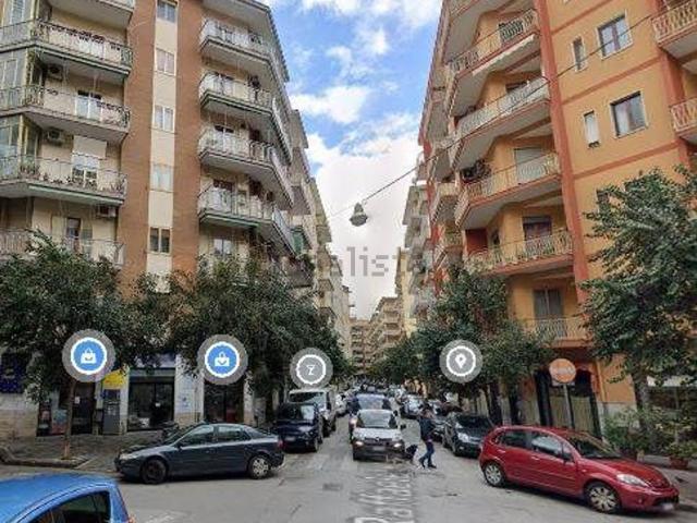 Locale Commerciale in affitto a Salerno, Pastena